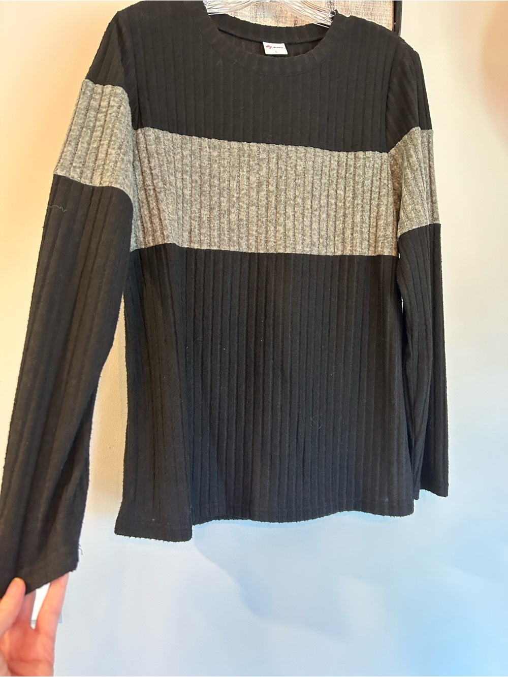 Classic Crewneck Colorblock Ribbed Sweater - Black & Olive